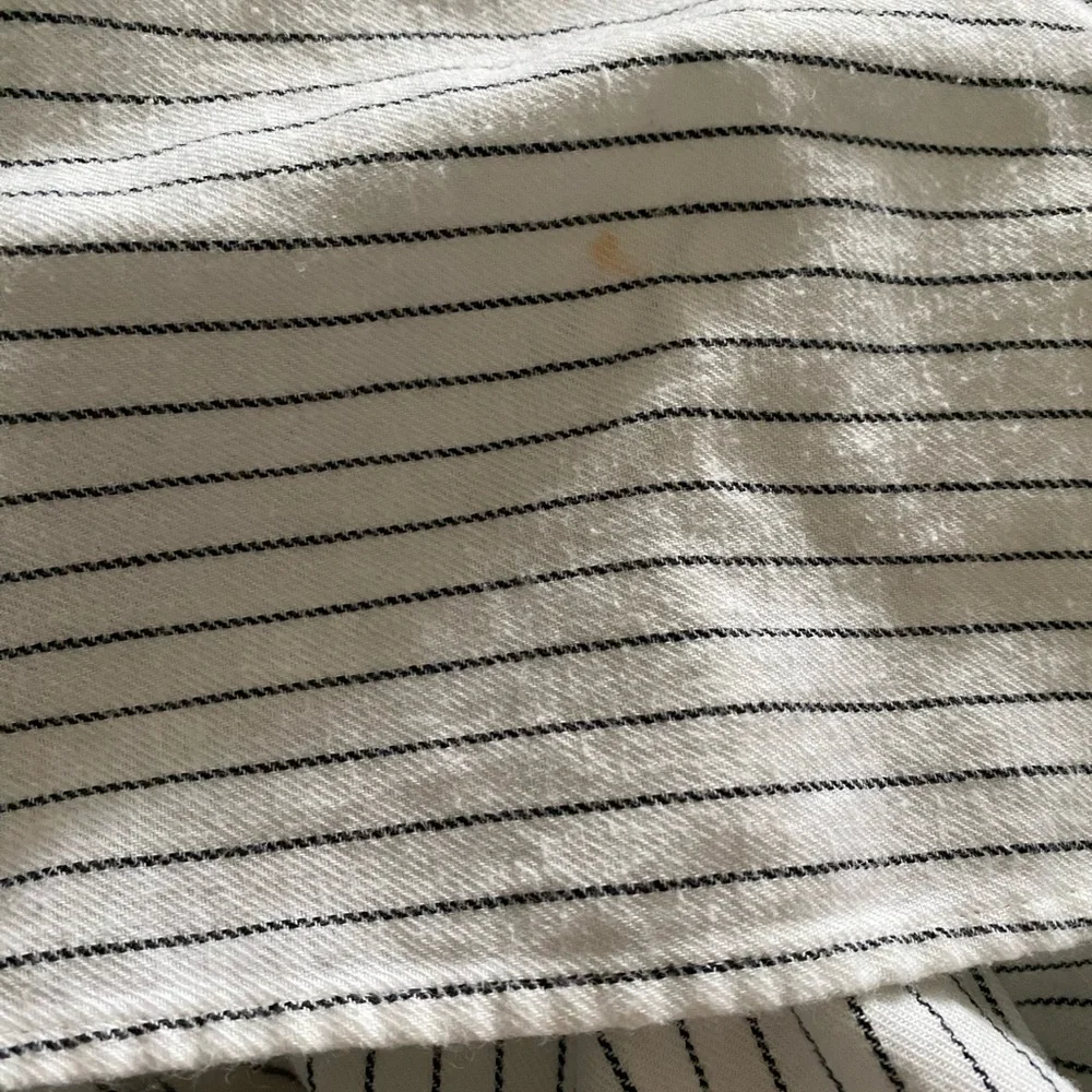 Madewell White Button-Down Shirt with Blue Pinstripes - Picture 4 of 4